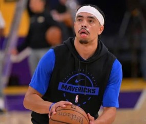 从落选秀到两双先生！内姆哈德逆转球队命运，助独行侠击败热火