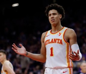 华体会-数次暴扣惊艳全场！老鹰应围绕杰伦·约翰逊重建？